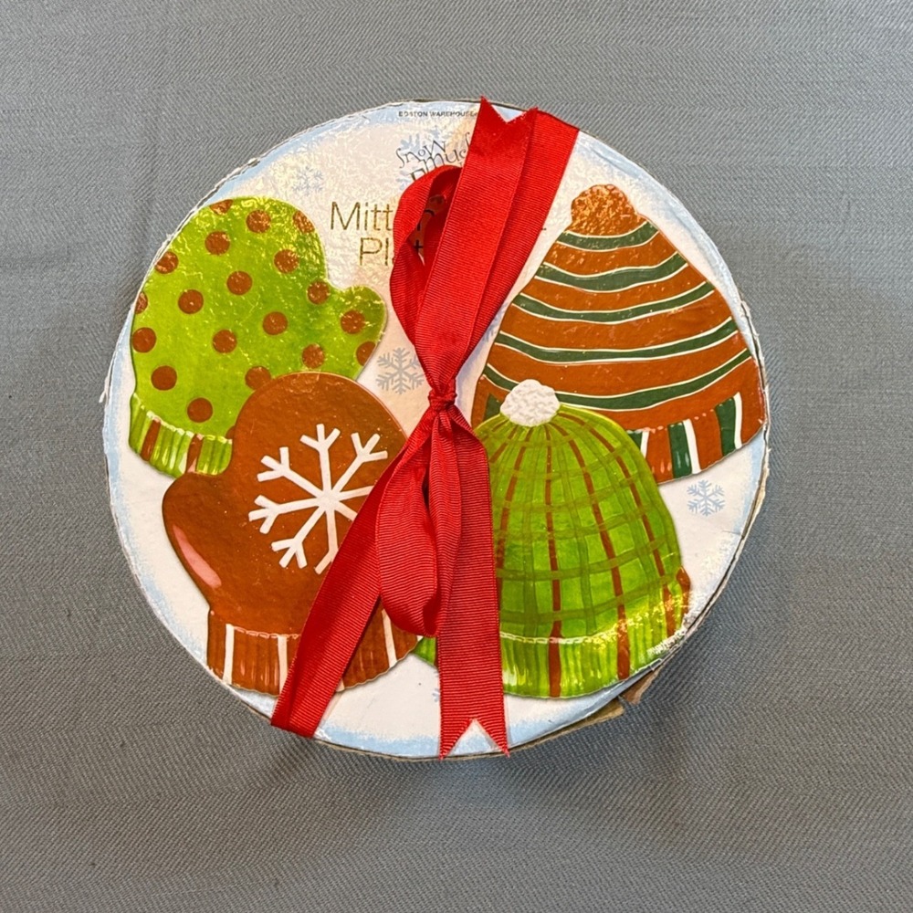 Boston Warehouse Snow Much Fun Mitten and Hat Ceramic Plate Set of 4 Christmas